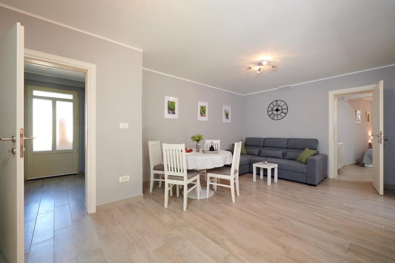 Apartmani Oaza Трогир Экстерьер фото