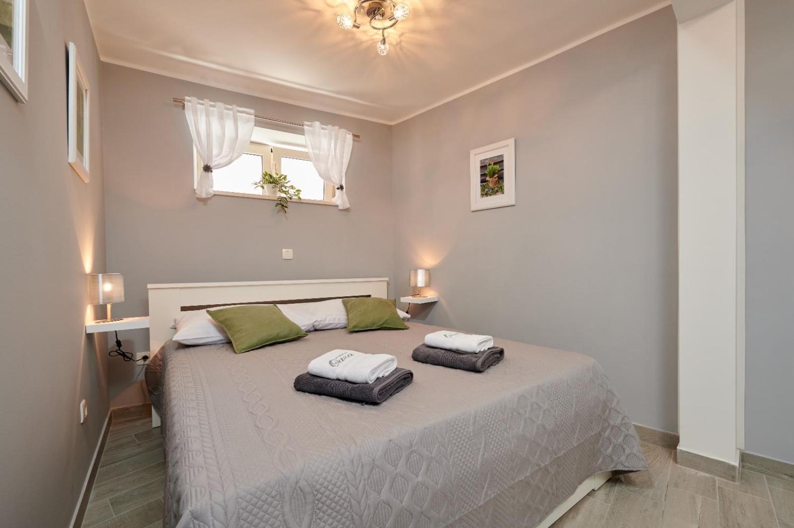 Apartmani Oaza Трогир Экстерьер фото
