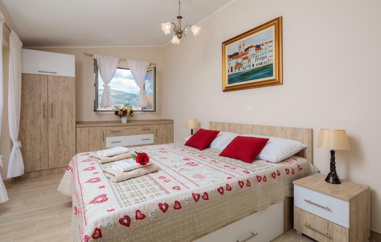 Apartmani Oaza Трогир Экстерьер фото
