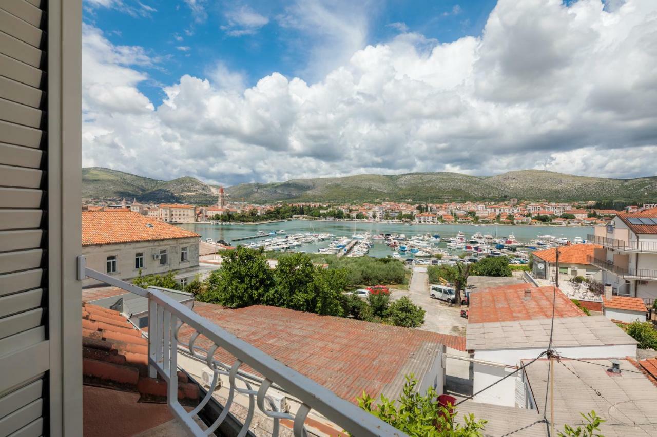 Apartmani Oaza Трогир Экстерьер фото