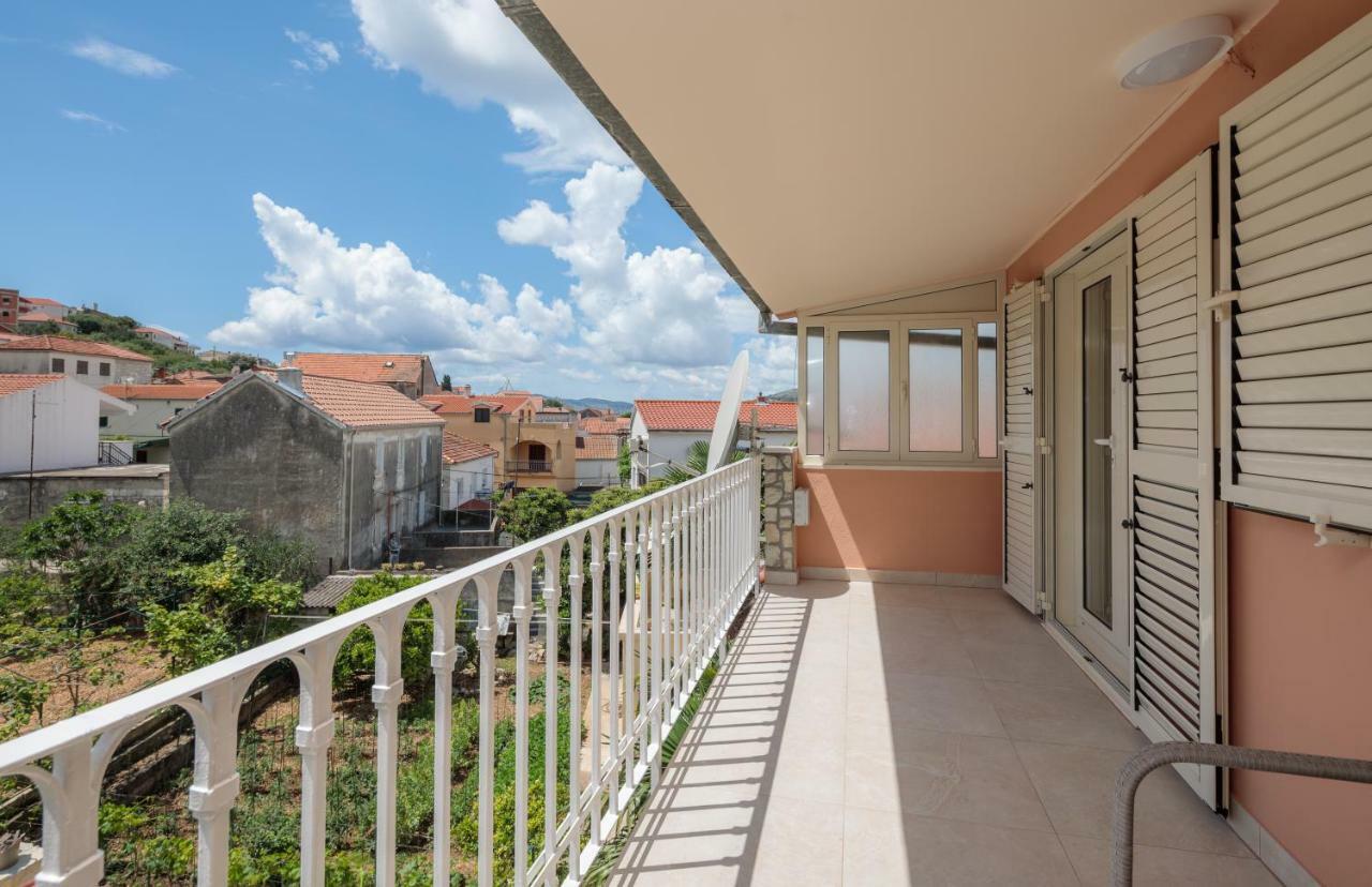 Apartmani Oaza Трогир Экстерьер фото