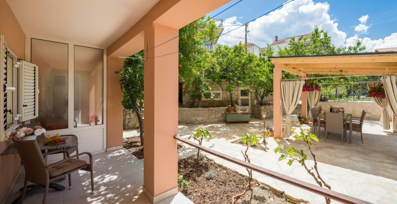 Apartmani Oaza Трогир Экстерьер фото