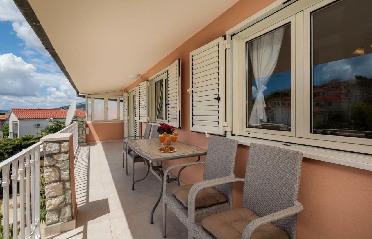 Apartmani Oaza Трогир Экстерьер фото
