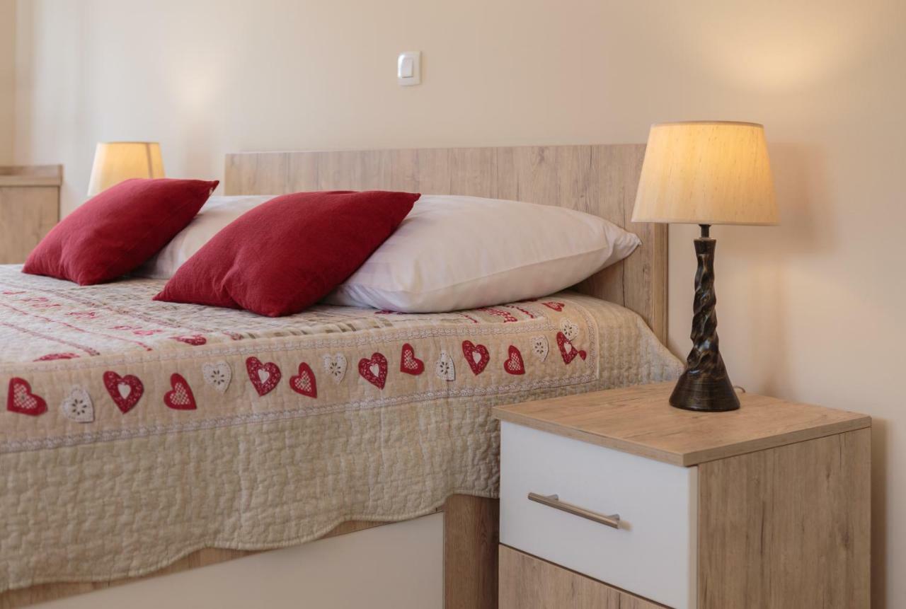 Apartmani Oaza Трогир Экстерьер фото
