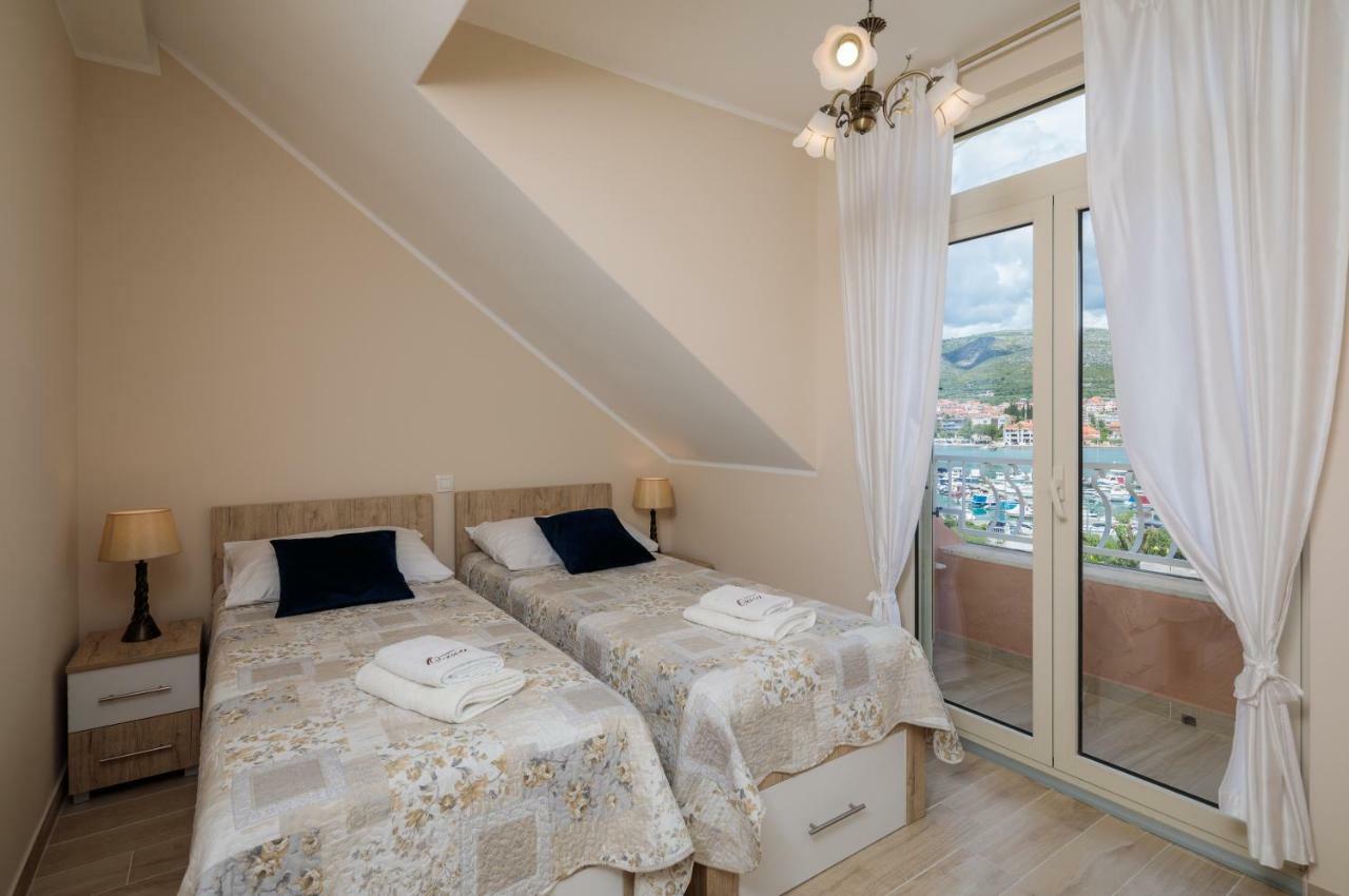 Apartmani Oaza Трогир Экстерьер фото