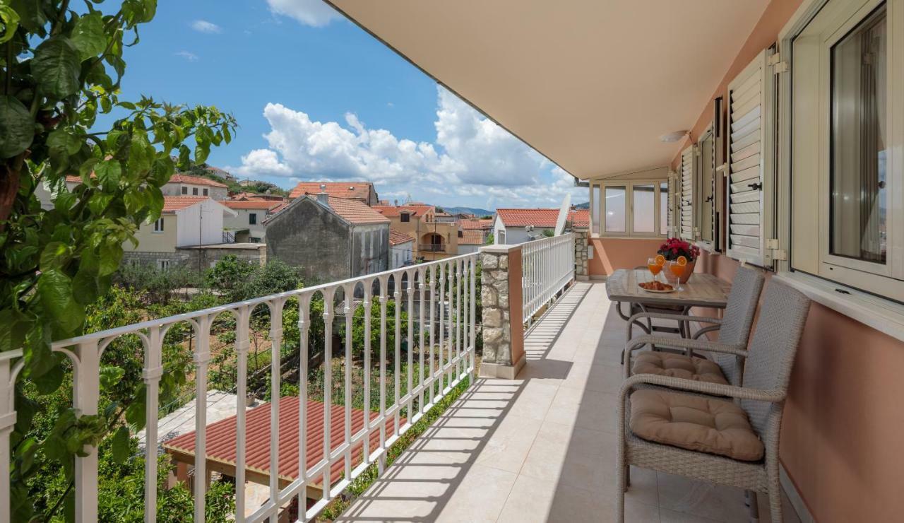 Apartmani Oaza Трогир Экстерьер фото